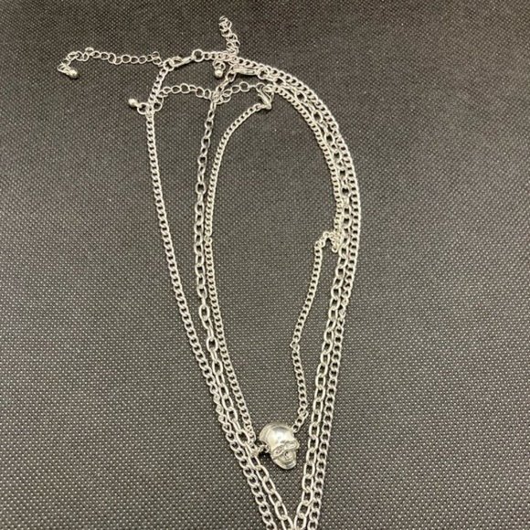 Gothic Skull Necklace Set - Picture 8 of 10